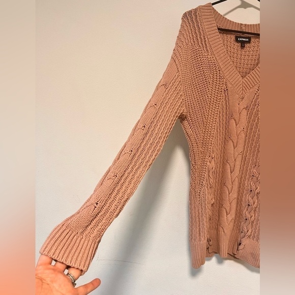 Express Chunky Knit Dusty Rose Pink V Neck Lace Up Style Sweater Size XS - Picture 3 of 13